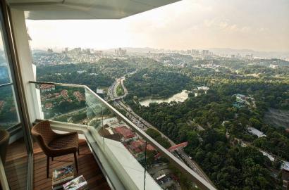 Private Estate Magnificent Views