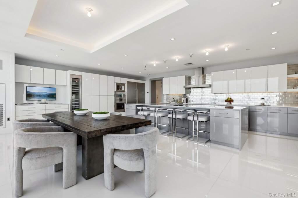 5 Renaissance Square PH41 Ent. Floor, White Plains, NY